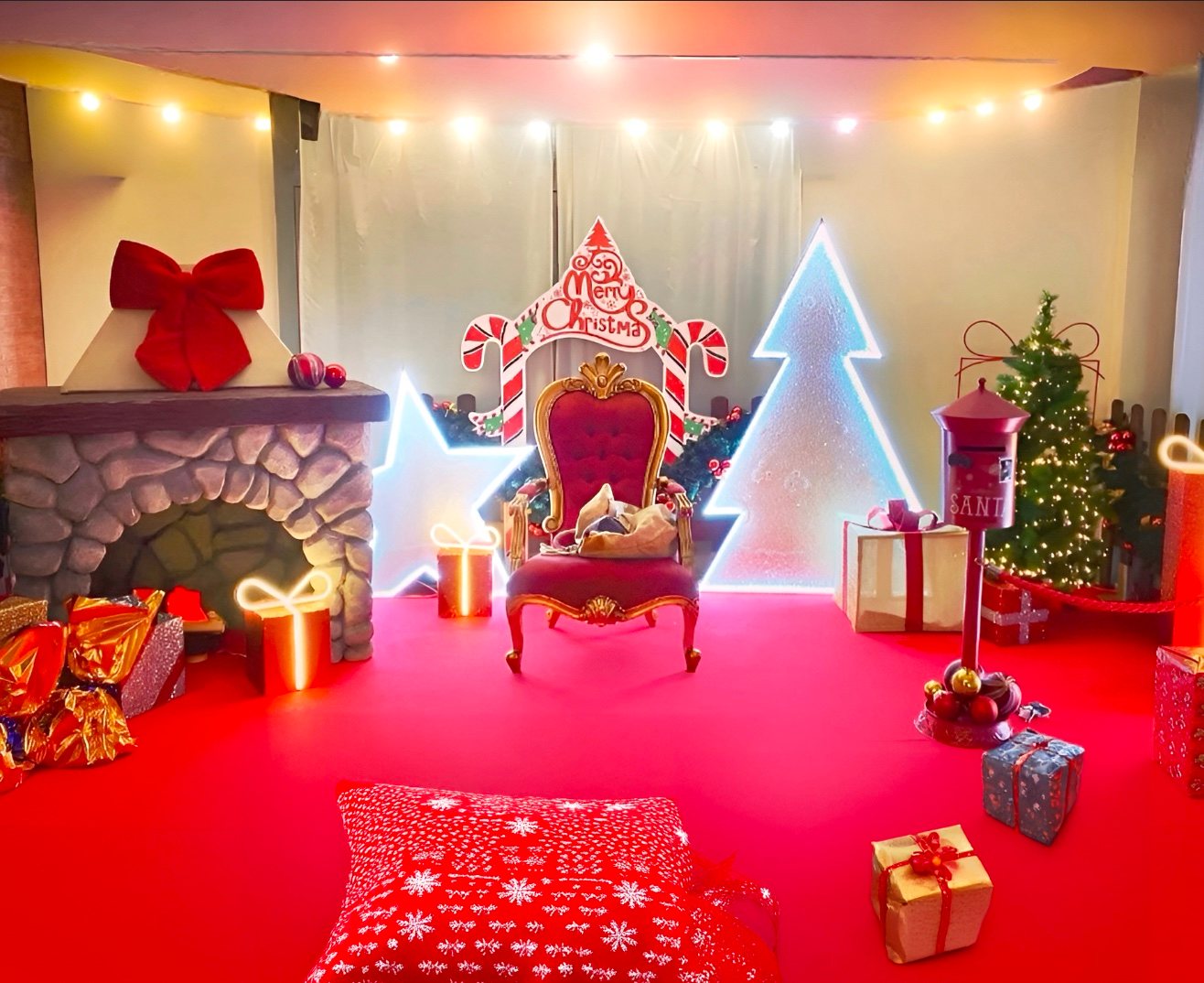 SALOTTO DI BABBO NATALE 4